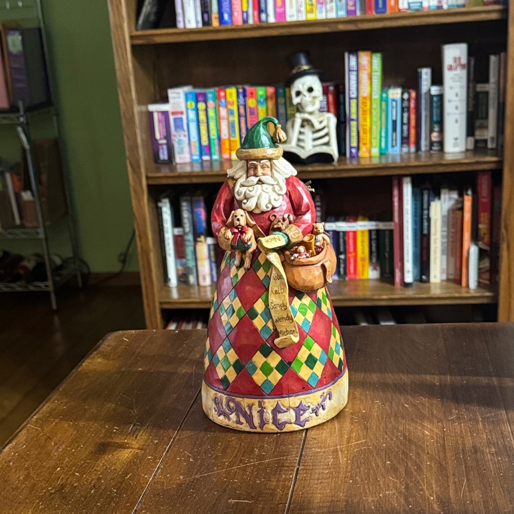 Enesco, Heartwood Creek “He Knows” Santa Figurine by Jim Shore.